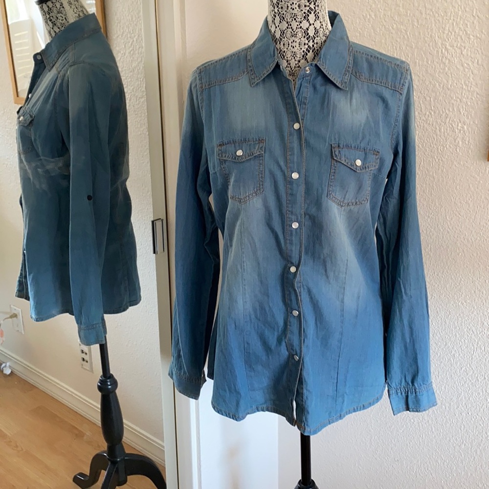 Long sleeve blue Jean shirt